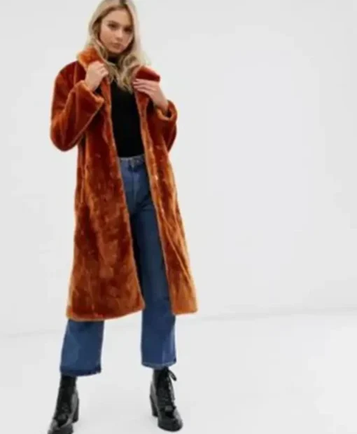 Dynasty S1 E18 Cristal Carrington Fur Coat