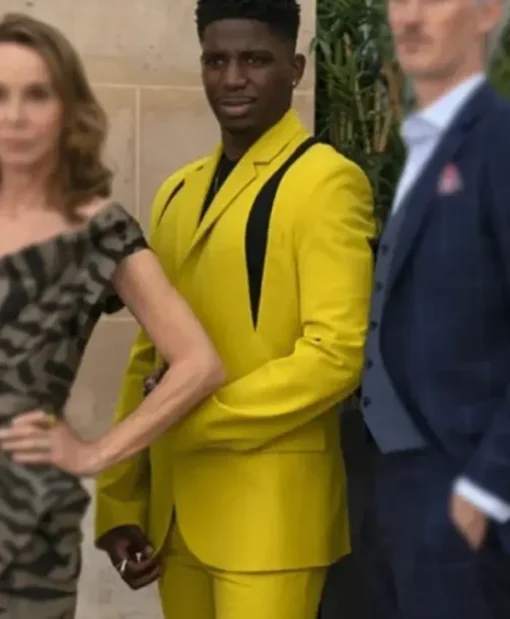 Samuel Arnold Emily In Paris S03 Yellow Suit