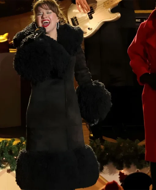 Kelly Clarkson Rockefeller Center Black Coat