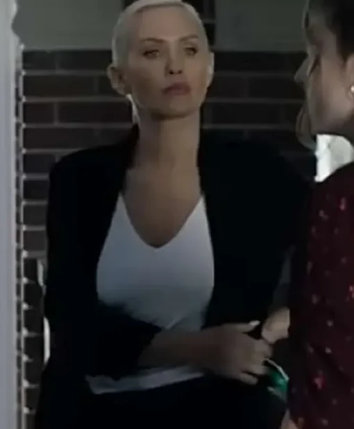 Nicky-Whelan-Crescent-City-2024-Blazer