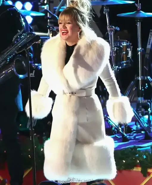 Shop Men and Women Kelly Clarkson Rockefeller Center Christmas Tree Coat