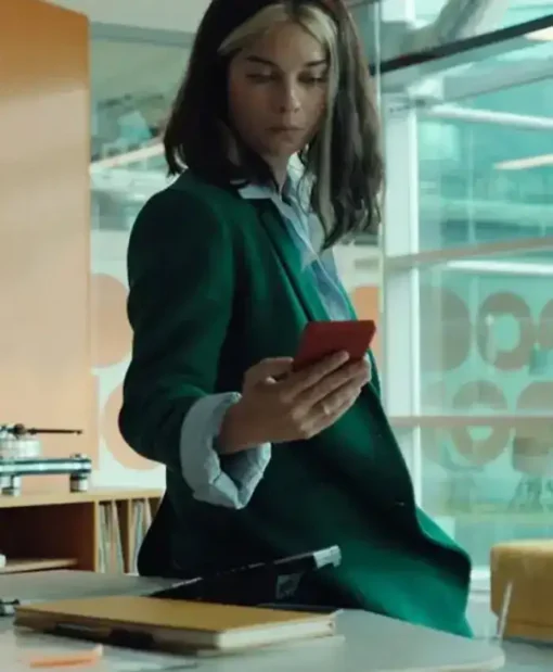 Black Mirror S06 Annie Murphy Green Suit